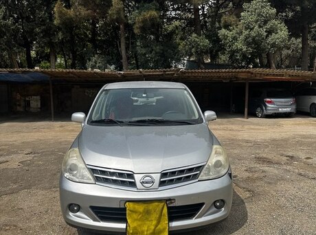 Nissan Tiida 2011