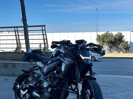 CFMOTO 250 NK 2025