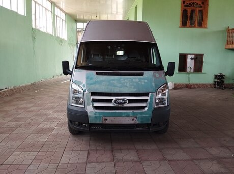 Ford Transit 2011