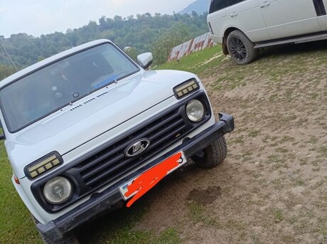 LADA (VAZ) Niva 2011
