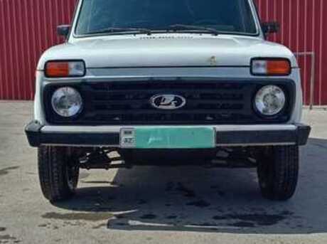 LADA (VAZ) Niva 2004