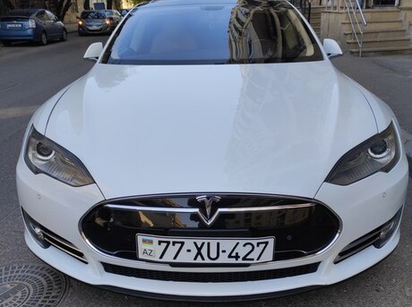 Tesla Model S 2014