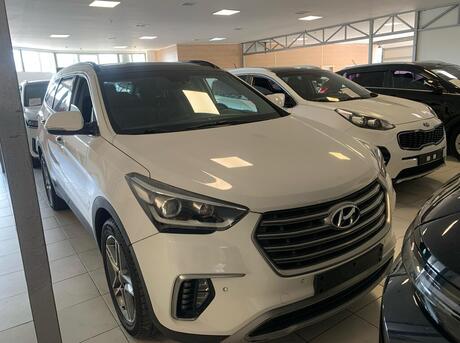 Hyundai Grand Santa Fe