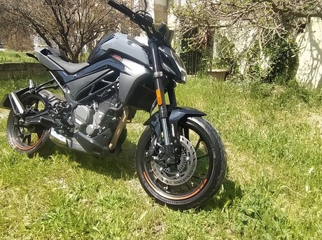 CFMOTO 300 NK