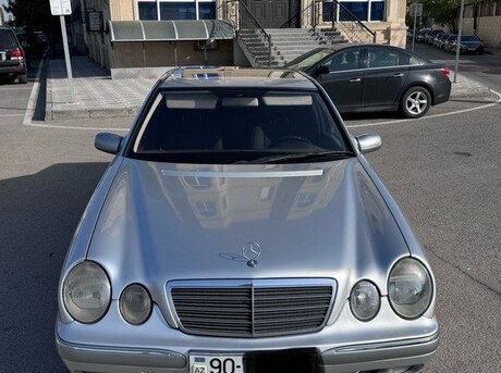 Mercedes E 220 d 2000