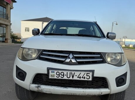 Mitsubishi L200 2011