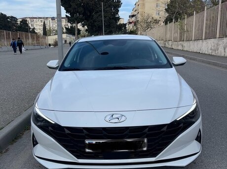 Hyundai Elantra 2022
