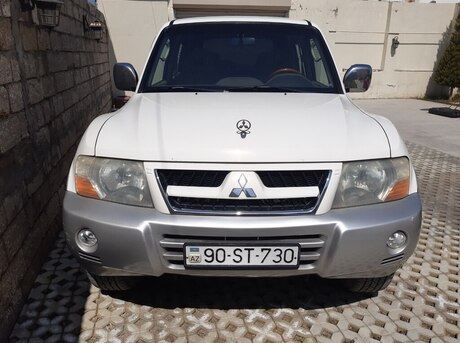Mitsubishi Pajero 2003