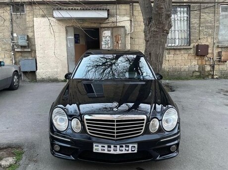Mercedes E 240