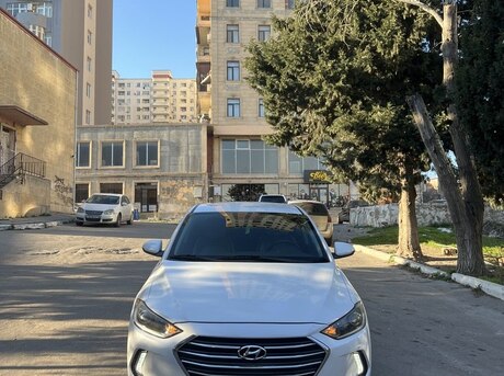 Hyundai Elantra 2016