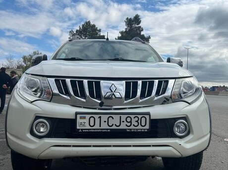 Mitsubishi L200 2015