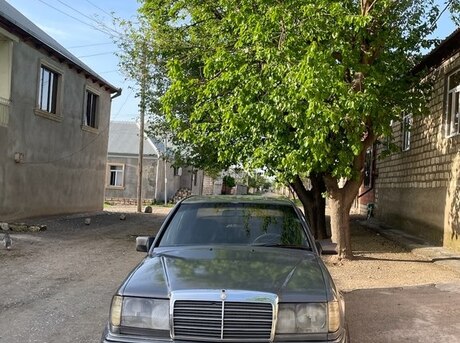 Mercedes E 250 1990