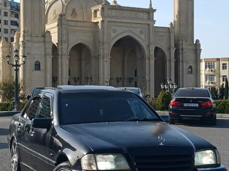 Mercedes C 180
