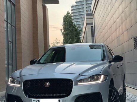 Jaguar F-Pace R 2017