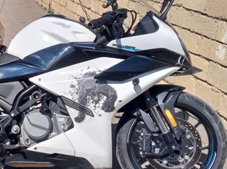 CFMOTO 300 SR-S