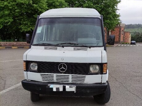 Mercedes 208 D 1991