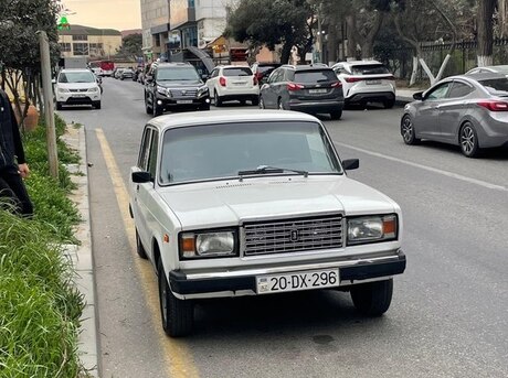 LADA (VAZ) 2107 2001