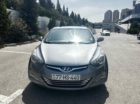 Hyundai Elantra 2012