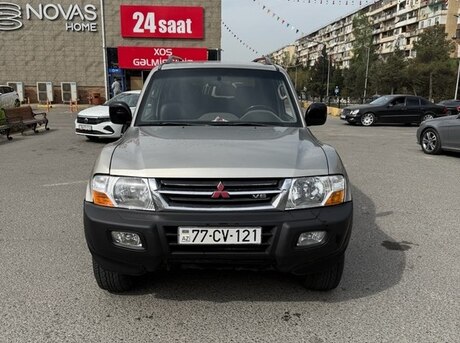 Mitsubishi Pajero 2001