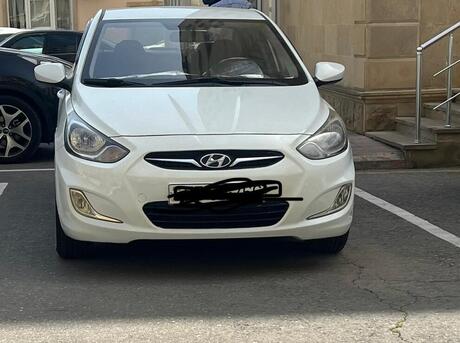 Hyundai Accent 2011