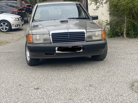 Mercedes 190 1990