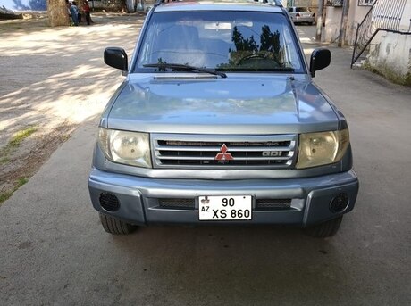 Mitsubishi Pajero io