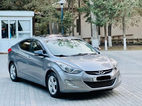 Hyundai Elantra 2011