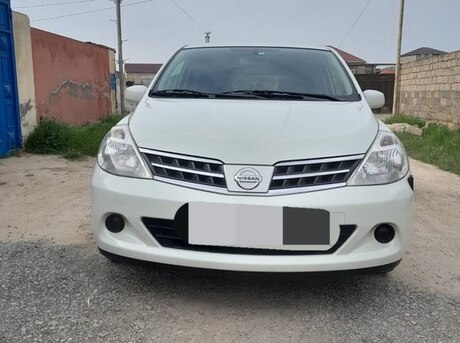 Nissan Tiida 2012