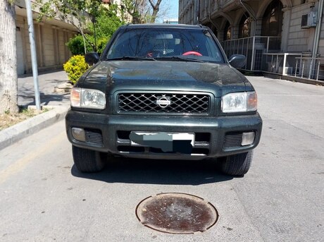 Nissan Pathfinder 1999