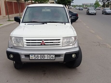 Mitsubishi Pajero io 1998