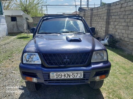 Mitsubishi L200 2003