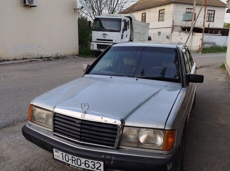 Mercedes 190 1990
