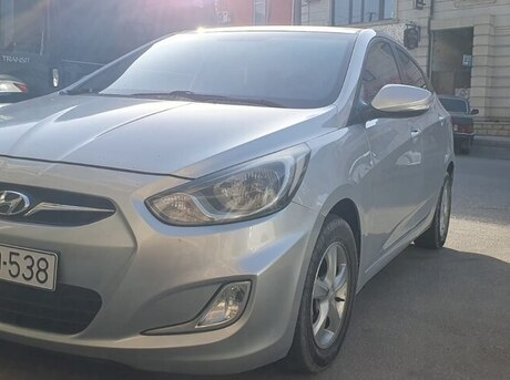 Hyundai Accent 2011
