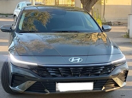 Hyundai Elantra 2024