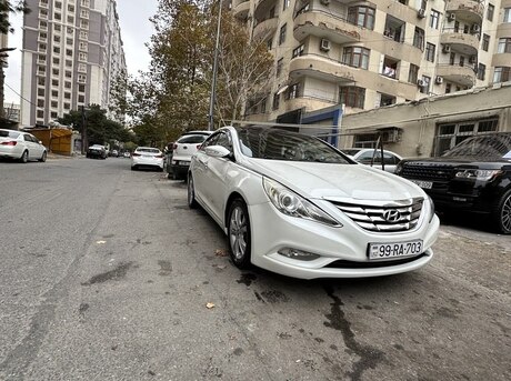 Hyundai Sonata 2010
