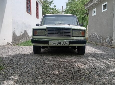 LADA (VAZ) 2107 2001