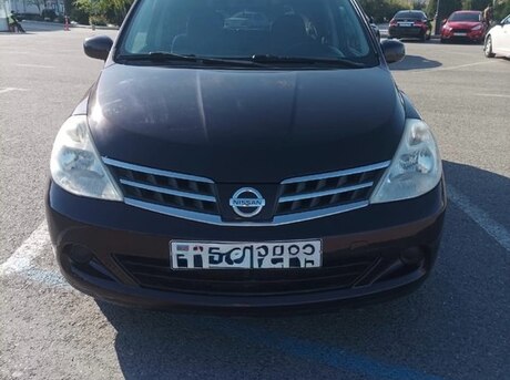 Nissan Tiida 2012