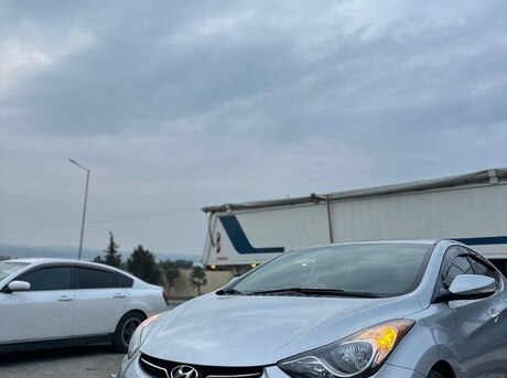 Hyundai Elantra 2013