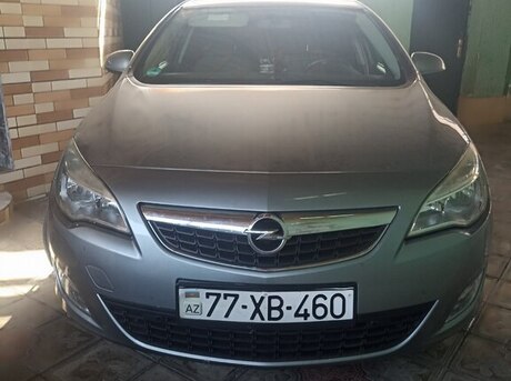 Opel Astra 2011