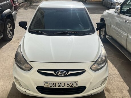 Hyundai Accent 2012