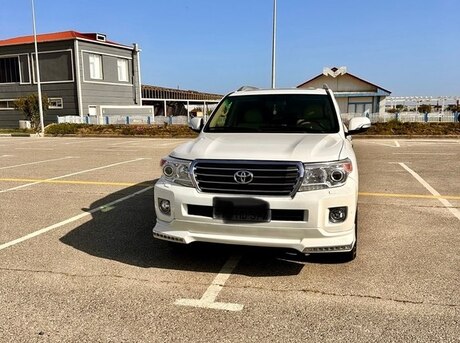Toyota Land Cruiser 2011