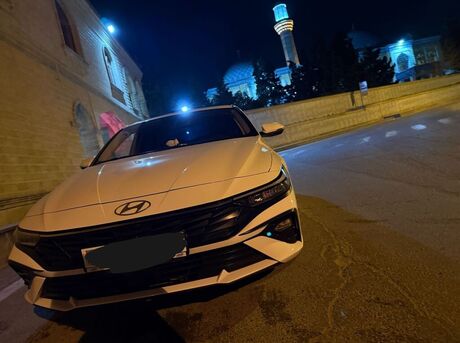 Hyundai Elantra 2024
