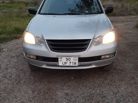 Mitsubishi Airtrek 2002