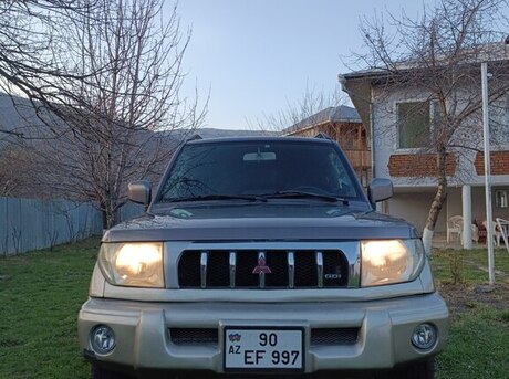 Mitsubishi Pajero io 1999