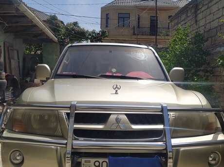 Mitsubishi Pajero 2004