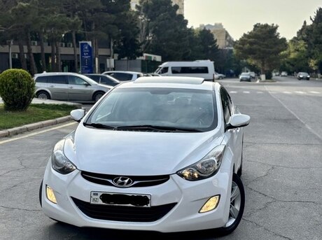 Hyundai Elantra 2011