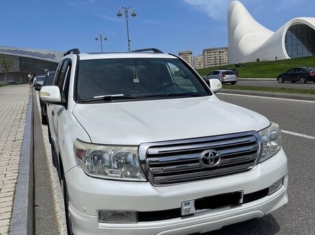 Toyota Land Cruiser 2011