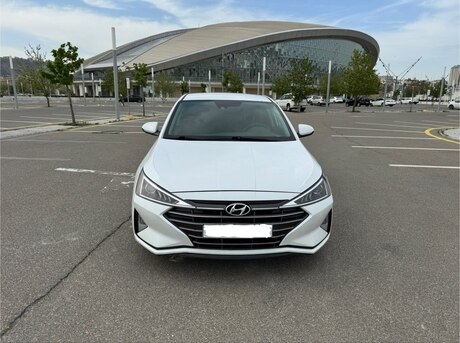 Hyundai Elantra 2019