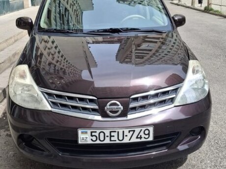 Nissan Tiida 2012