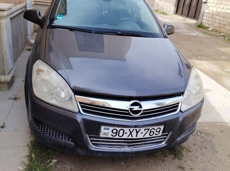 Opel Astra 2010